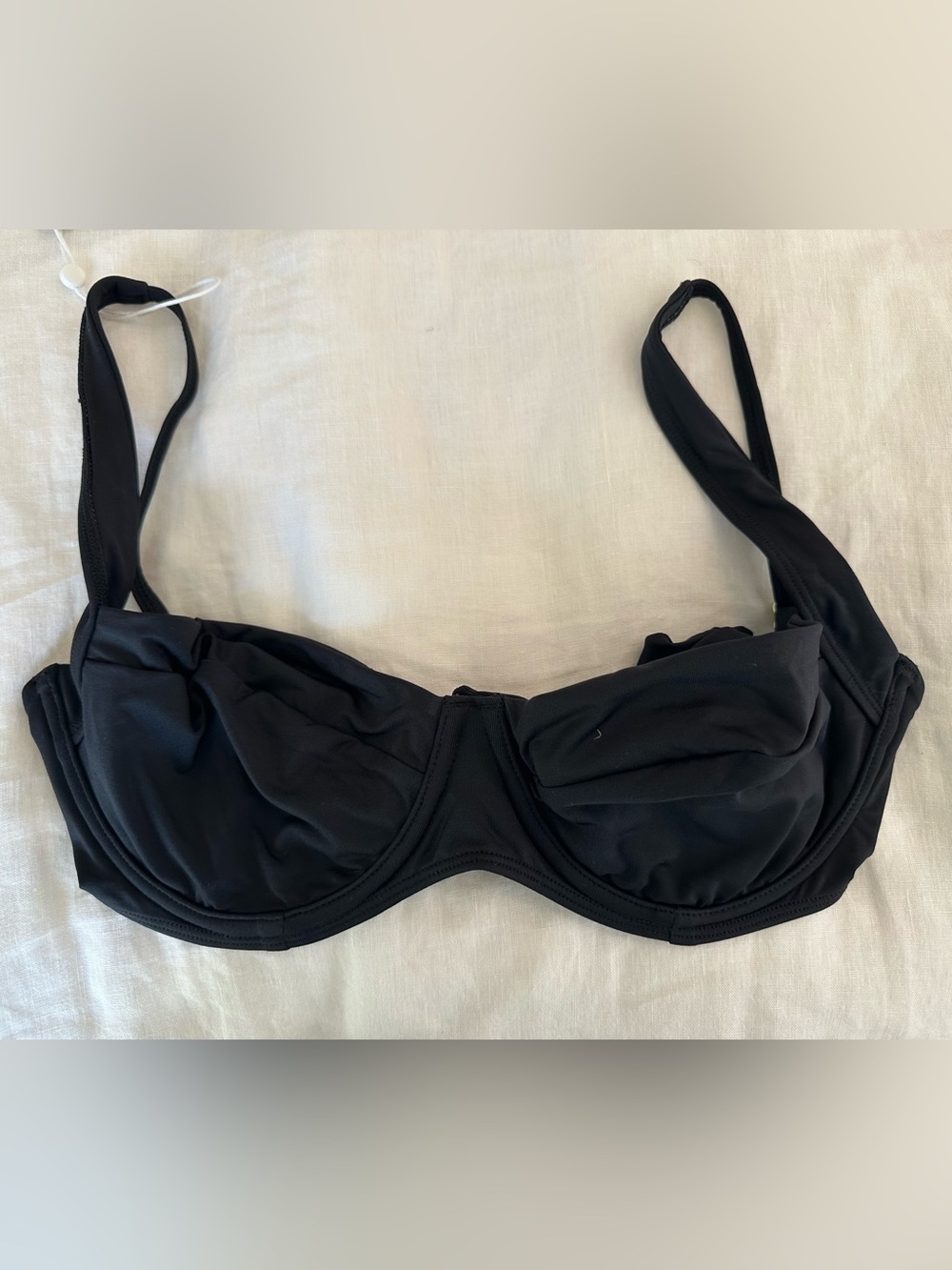 NWT Monday Swimwear Black Underwire Sorrento Bikini Top